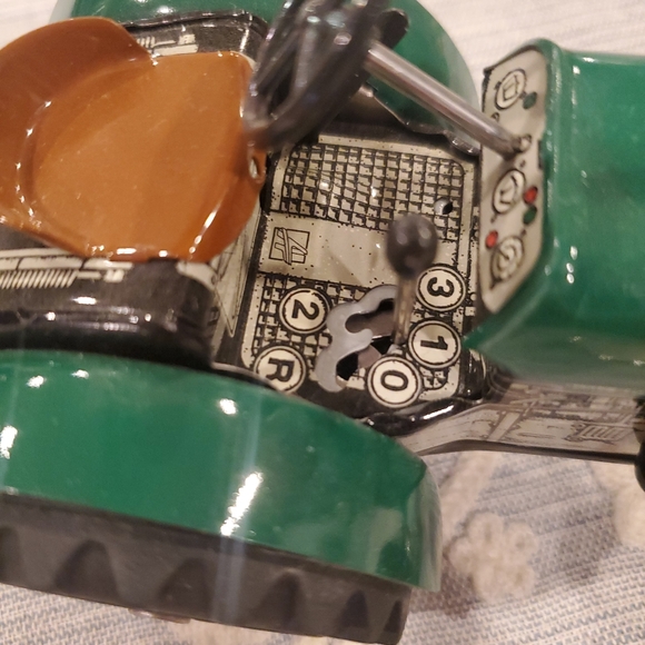 ZETOR 25 A Tractor - MADE IN CZECH REPUBLIC IN THE BOX 1:25 SCALE - Picture 6 of 13